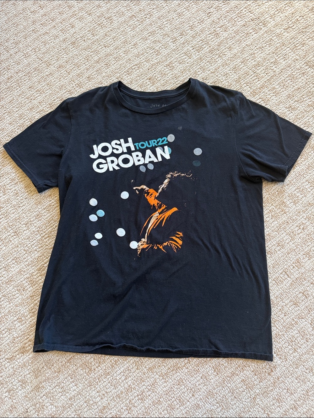 Josh Groban 2022 tour short sleeve tee shirt, size M.